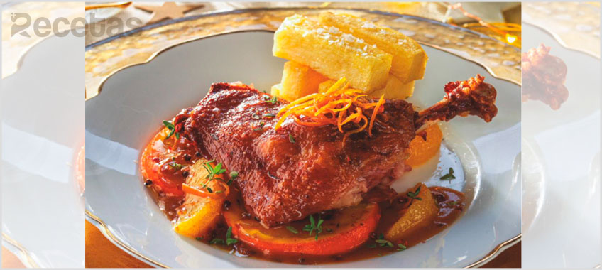 Confit de pato a la naranja con patatas pont neuf